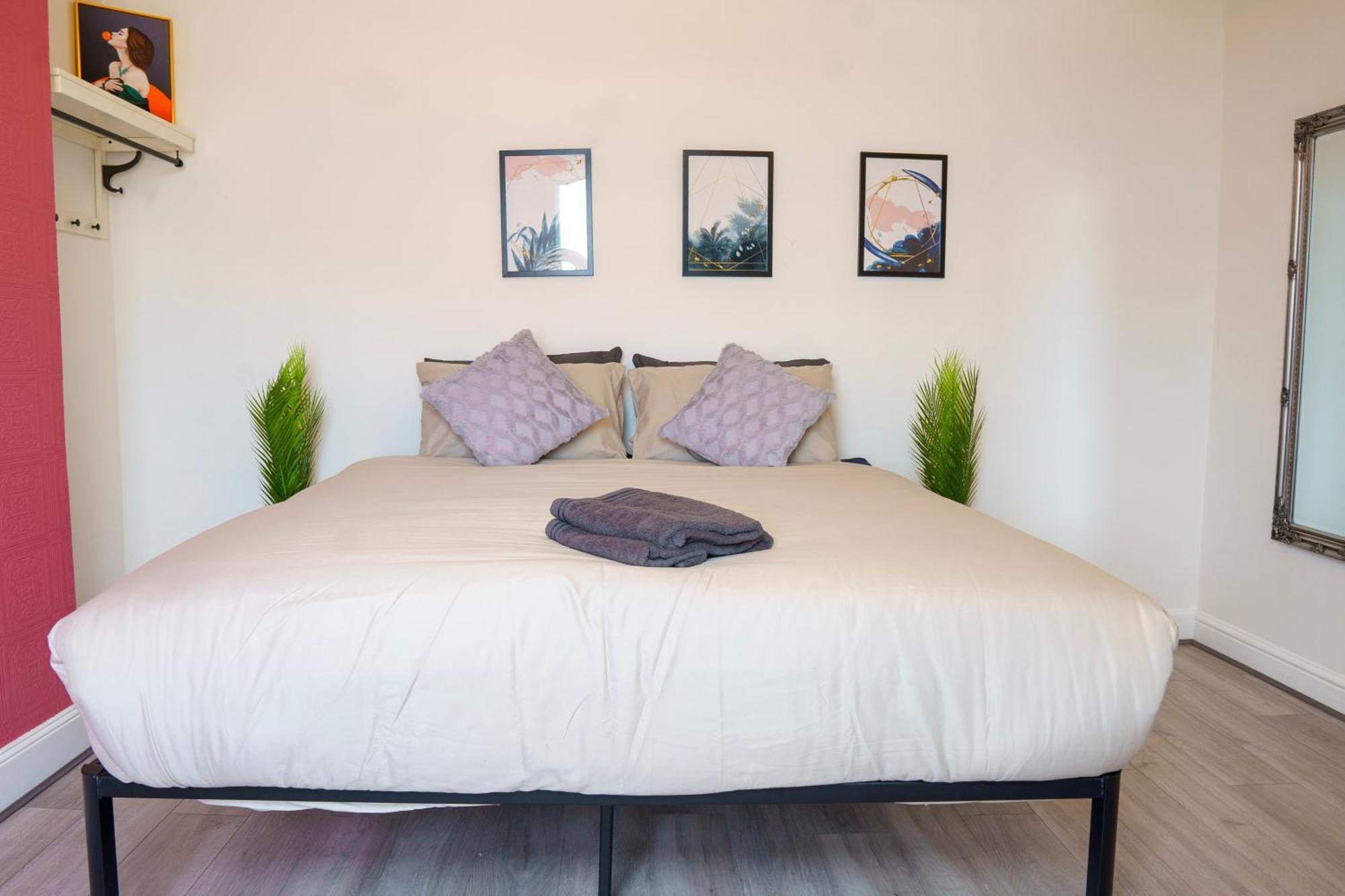 5C- Stylish Urban Retreat - Spacious 2 Bed Flat London Bagian luar foto