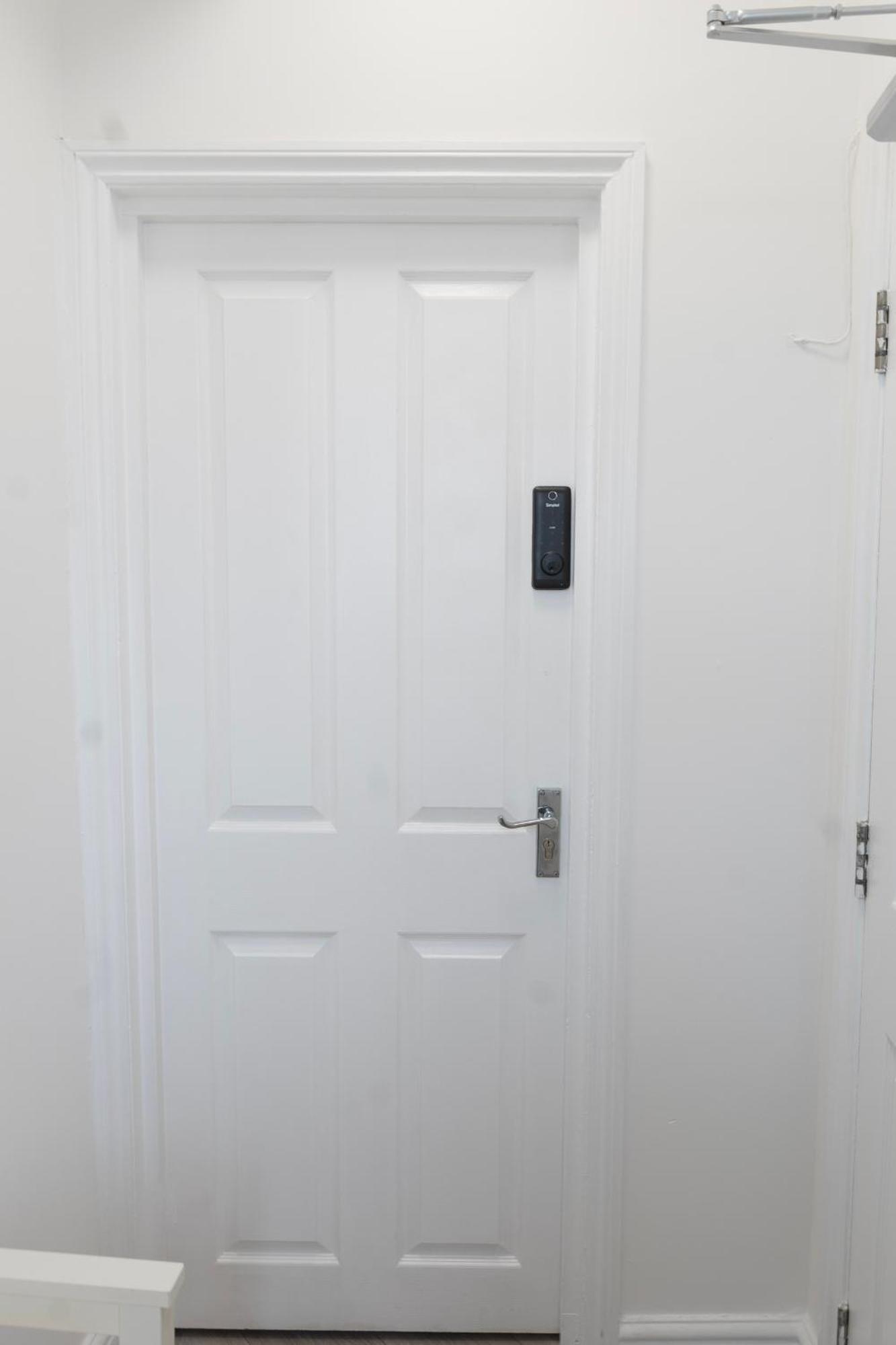 5C- Stylish Urban Retreat - Spacious 2 Bed Flat London Bagian luar foto