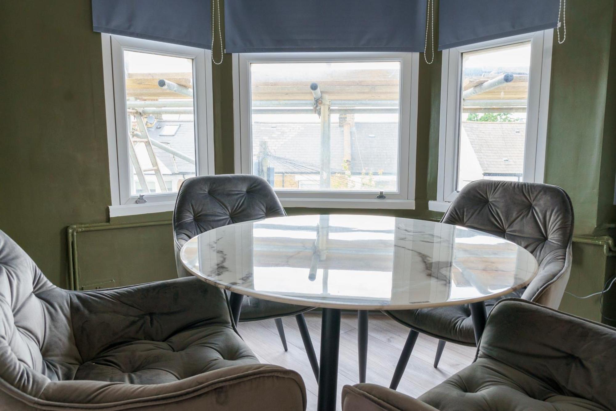 5C- Stylish Urban Retreat - Spacious 2 Bed Flat London Bagian luar foto