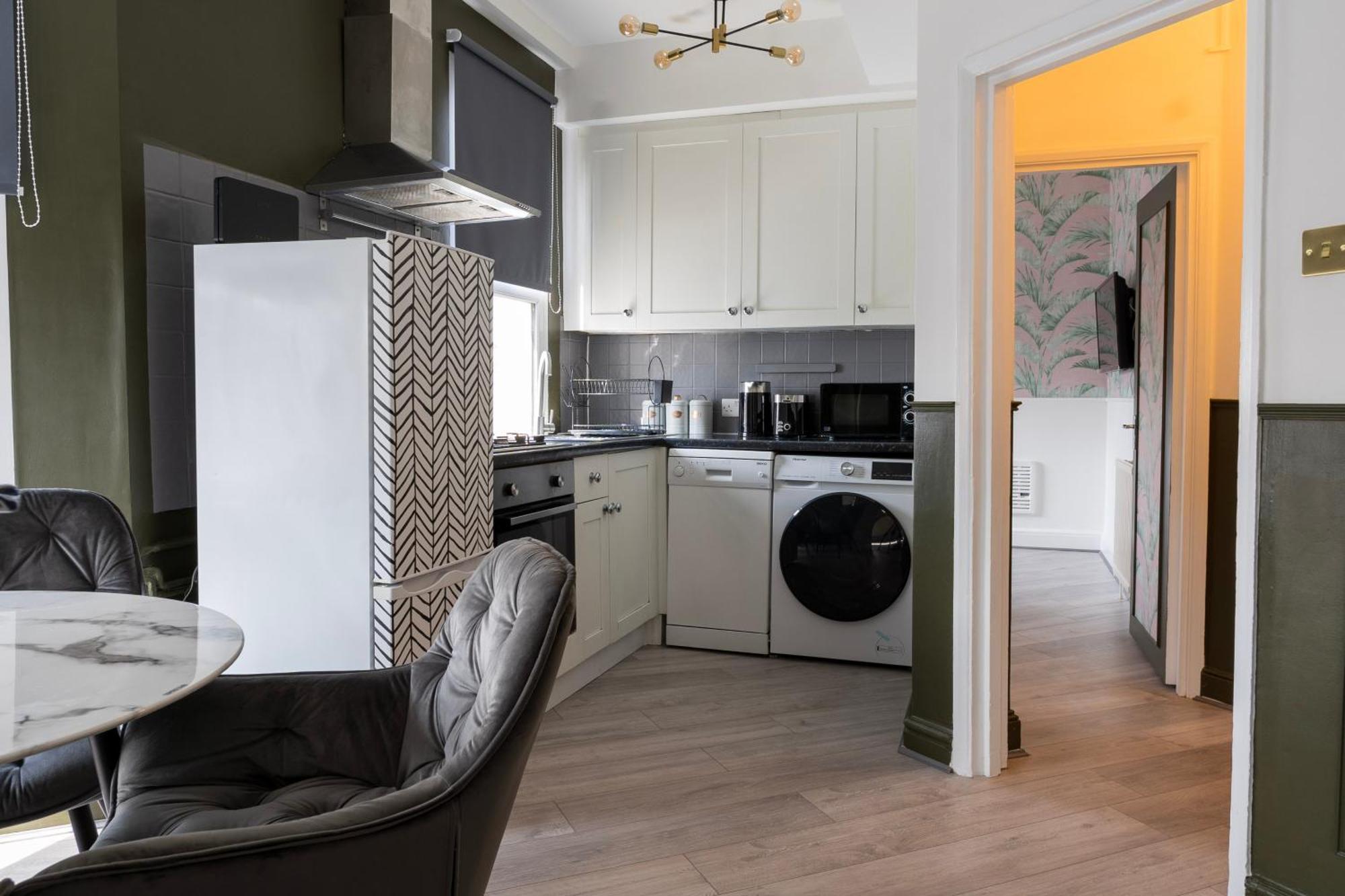 5C- Stylish Urban Retreat - Spacious 2 Bed Flat London Bagian luar foto
