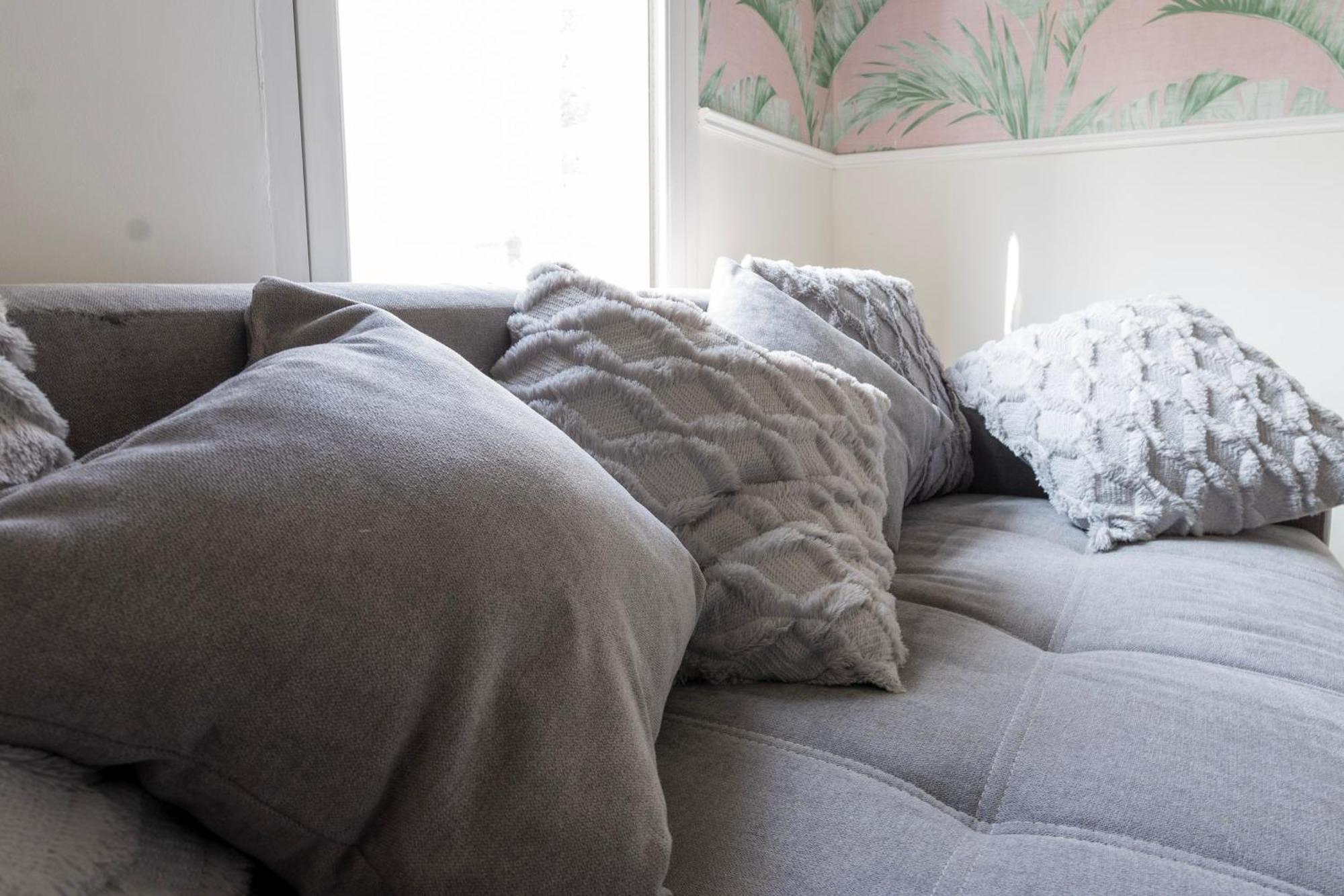 5C- Stylish Urban Retreat - Spacious 2 Bed Flat London Bagian luar foto