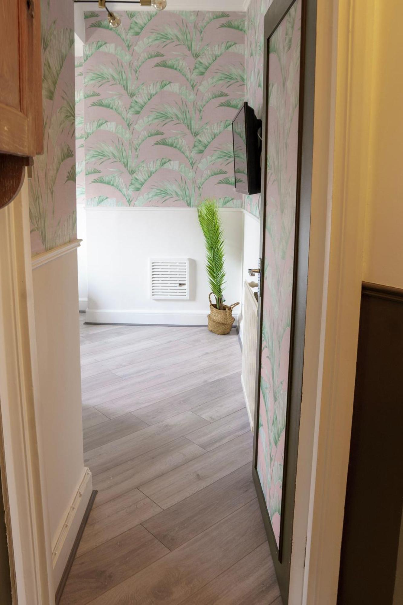 5C- Stylish Urban Retreat - Spacious 2 Bed Flat London Bagian luar foto