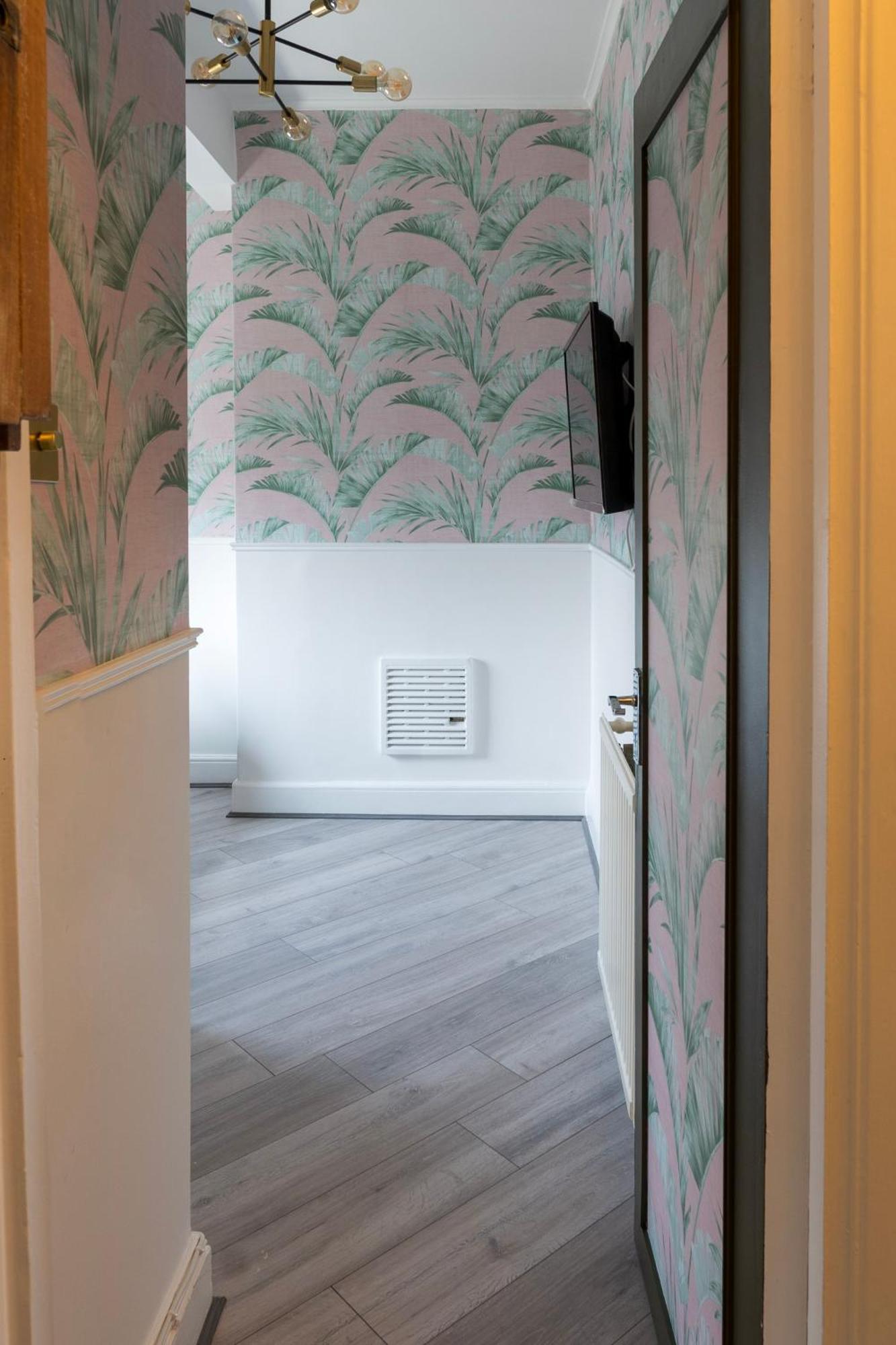 5C- Stylish Urban Retreat - Spacious 2 Bed Flat London Bagian luar foto