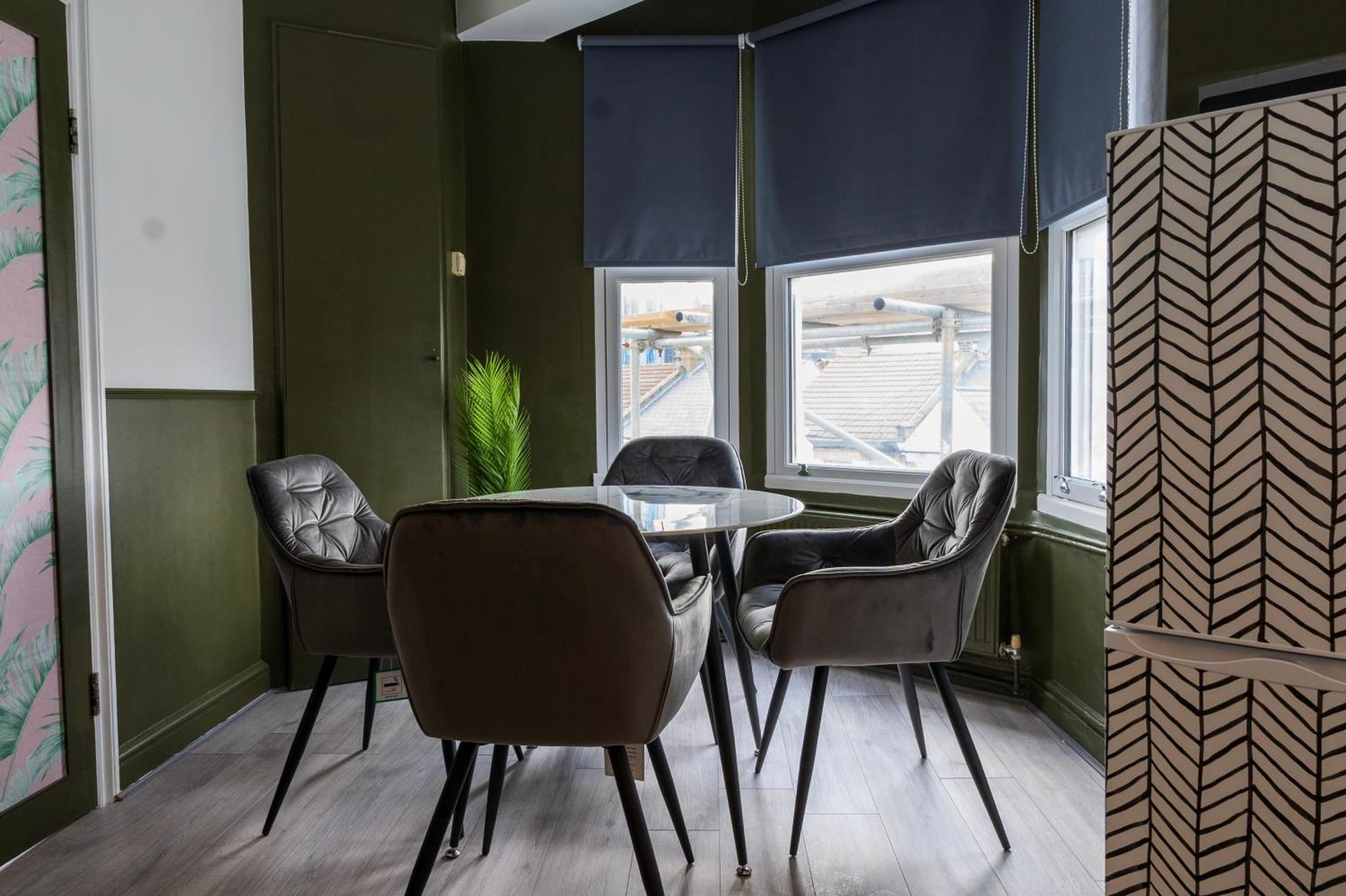 5C- Stylish Urban Retreat - Spacious 2 Bed Flat London Bagian luar foto