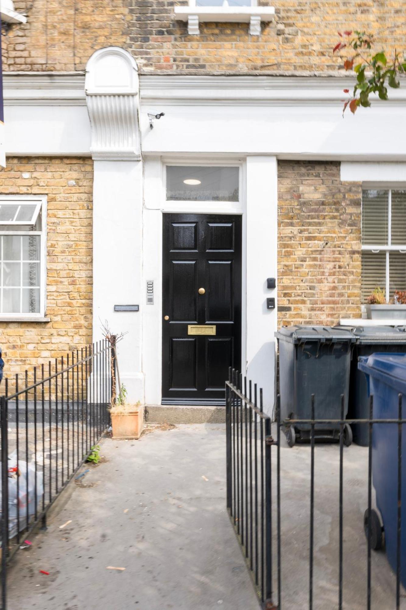 5C- Stylish Urban Retreat - Spacious 2 Bed Flat London Bagian luar foto