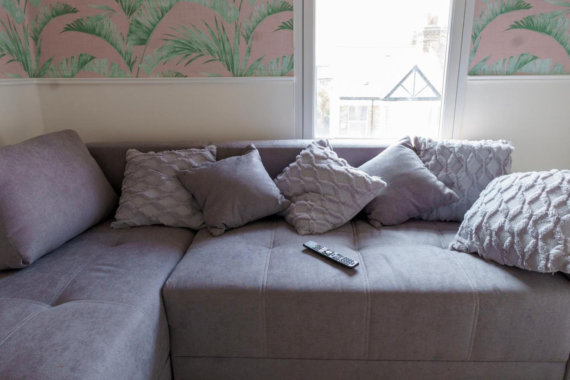 5C- Stylish Urban Retreat - Spacious 2 Bed Flat London Bagian luar foto